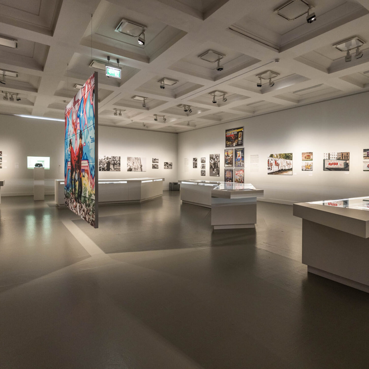 Ein Blick in die Ausstellung " Eine Stadt wird bunt" im Museum für Hamburgische Geschichte.